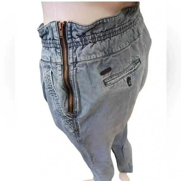 Wilfred Aritzia Lightweight Light Wash Paper Bag Waist Pants Size 4 - Picture 5 of 13